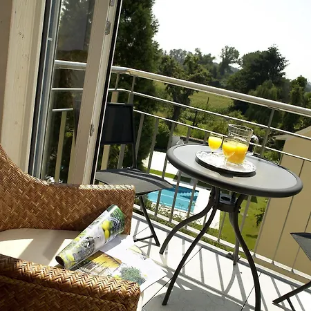 Otel Hirschen In Freiburg-lehen 4*