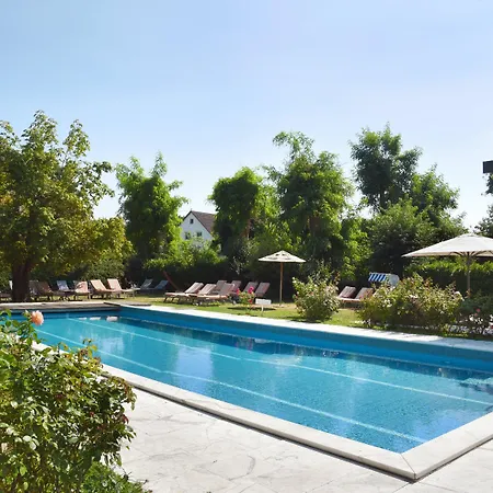 Hirschen In Freiburg-lehen Hotel