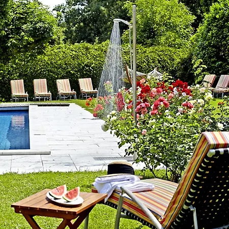 Otel Hirschen In Freiburg-lehen 4*