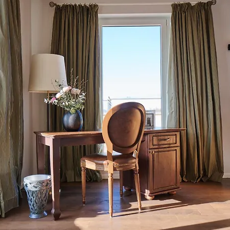 Hotel Hirschen In Freiburg-lehen 4*