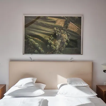 Hirschen In Freiburg-lehen 4*