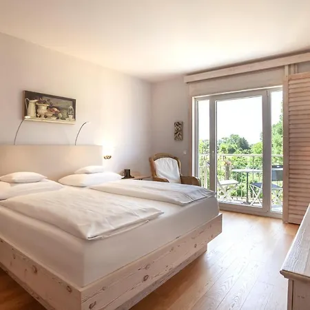 Hirschen In Freiburg-lehen 4*