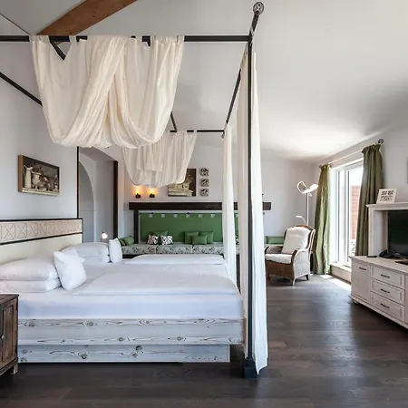 Hirschen In Freiburg-lehen 4*