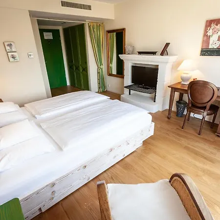 Hirschen In Freiburg-lehen Hotel